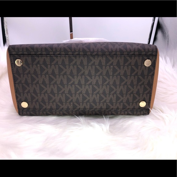 Michael Kors Emmy Large Double Handle Tote - Picture 4 of 7